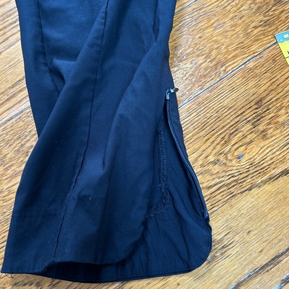Sharon Young black pants. Size 8.  Zipper cuffs. - Picture 8 of 8